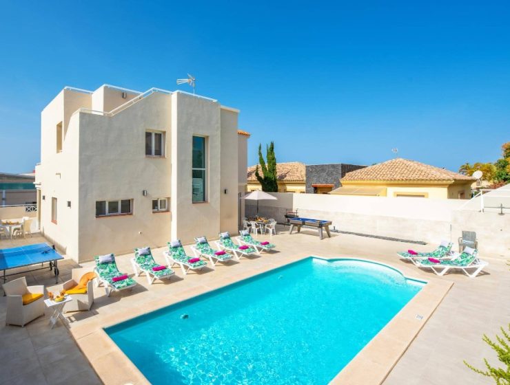 Villa Sol Alegria in Costa Adeje with Heated Pool and Roof Terrace