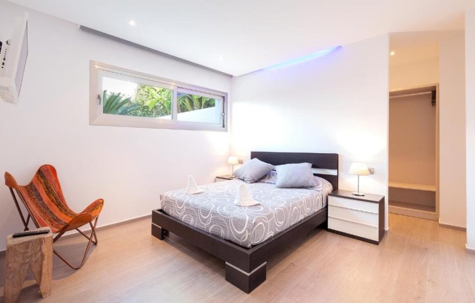 Villa Corazon in Talamanca, Ibiza – Modern Retreat with Pool and Gym