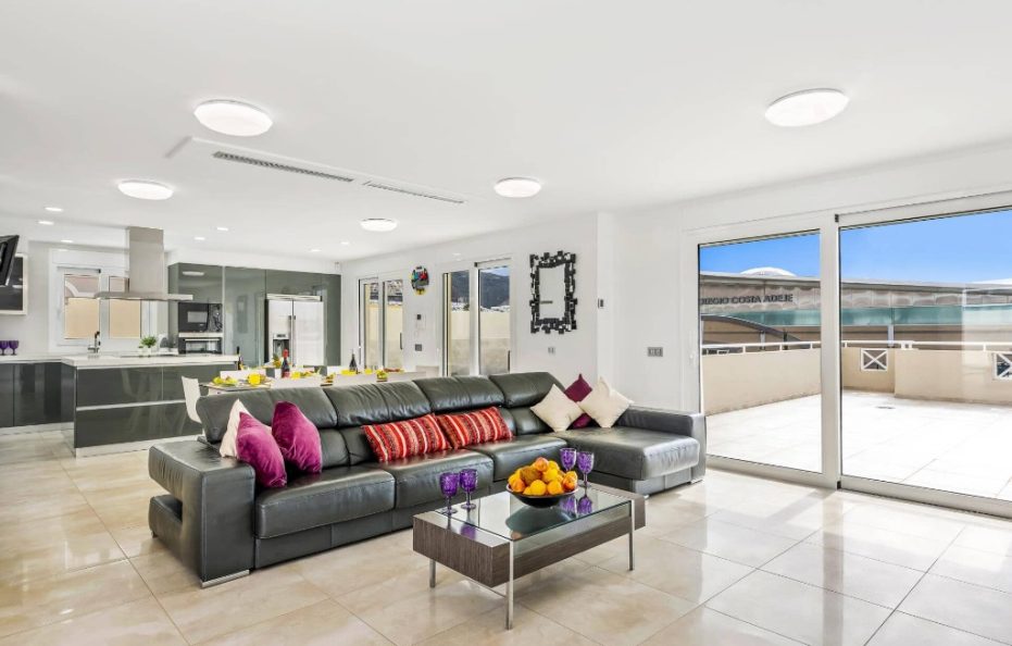 Villa Sol Alegria in Costa Adeje with Heated Pool and Roof Terrace