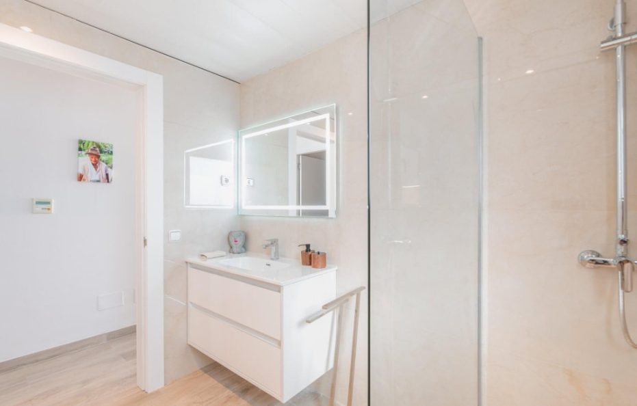 Casa Mar Serena, San Antonio Bay – Modern Pool Villa Near the Sea