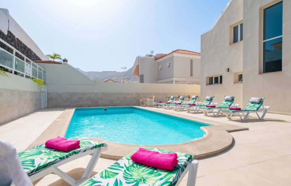 Villa Sol Alegria in Costa Adeje with Heated Pool and Roof Terrace