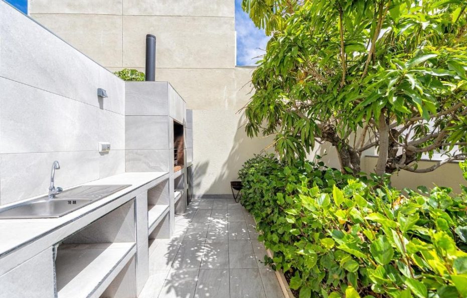 Villa Salazar – Modern 4-Bed Retreat with Stunning Views in Maspalomas