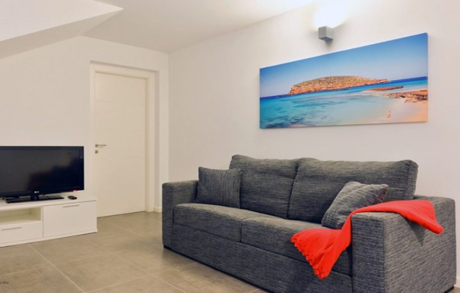 Villa Oasisina, Ibiza – Modern Oasis with Pool and Views