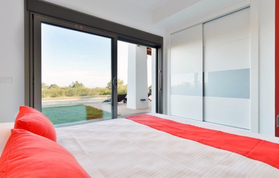 Villa Oasisina, Ibiza – Modern Oasis with Pool and Views