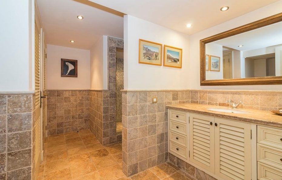 Villa Arcoiriso in Playa de las Americas – Luxury Retreat with Pool