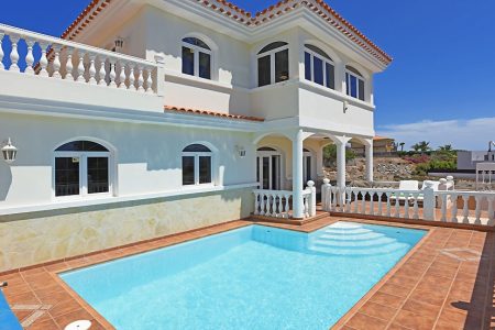 Villa Angela in Gran Canaria – Modern Oasis with Ocean Views