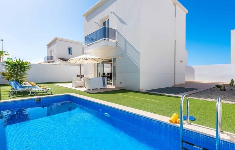 Villa Fastella – Modern 4-Bedroom Oasis in Costa Adeje