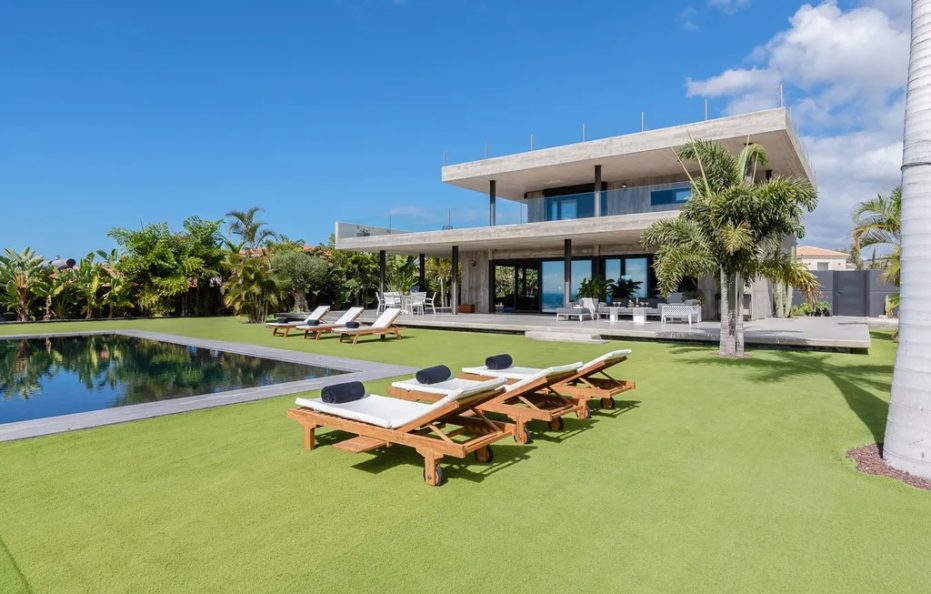 Villa Mar Sereno, Adeje – Heated Infinity Pool and Panoramic Sea Views