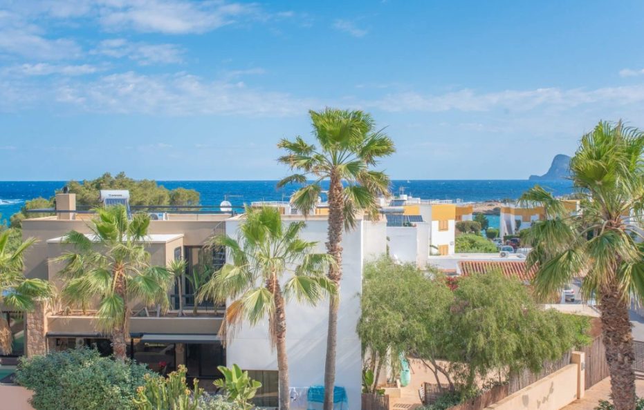 Casa Mar Serena, San Antonio Bay – Modern Pool Villa Near the Sea