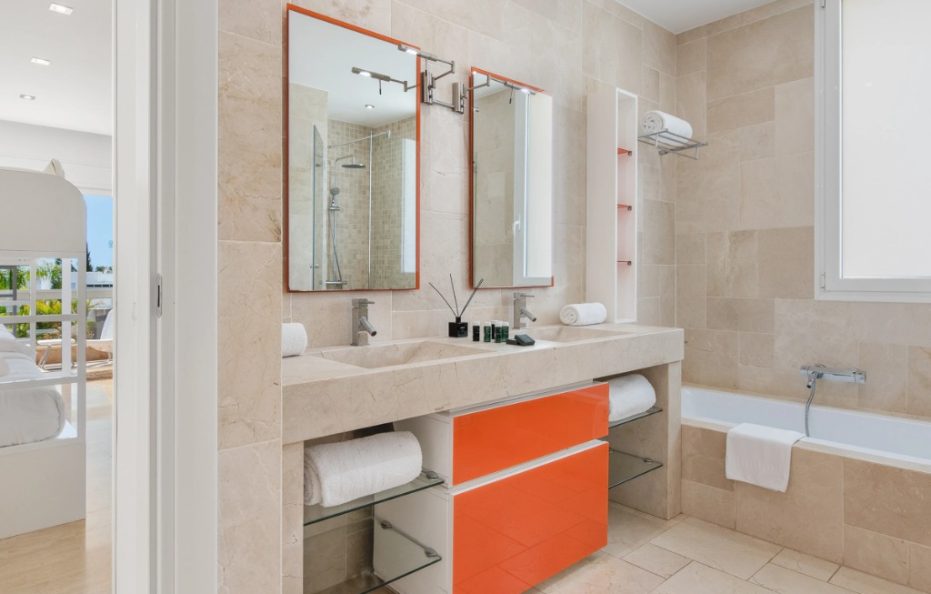 Villa Aura Prive, Costa Adeje – Heated Pool and Luxury Interiors