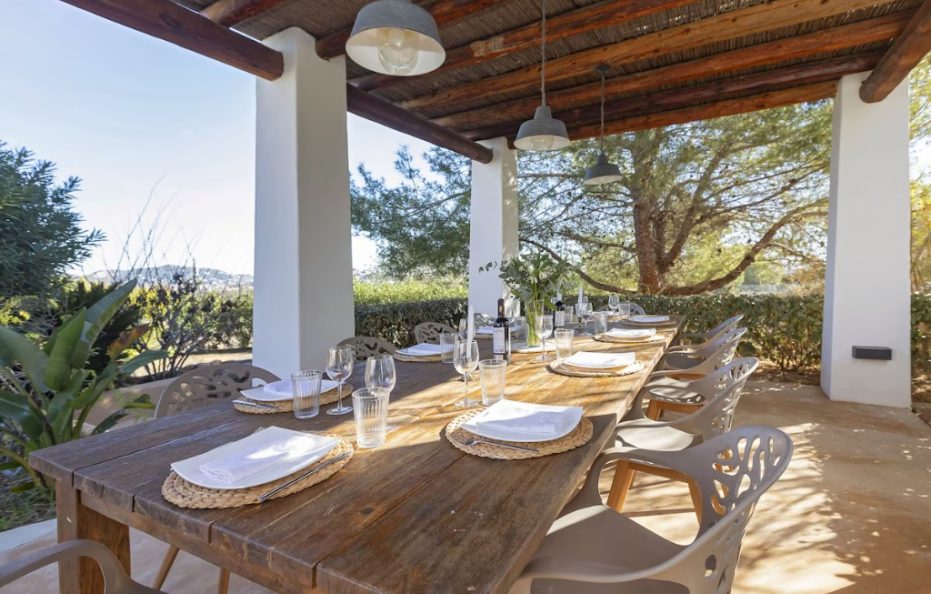 Villa Oasisina, Ibiza – Modern Oasis with Pool and Views