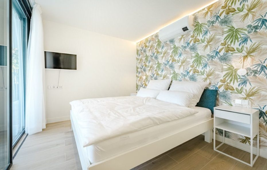 Villa Solaris, Playa de las Americas – Heated Pool and Sea View