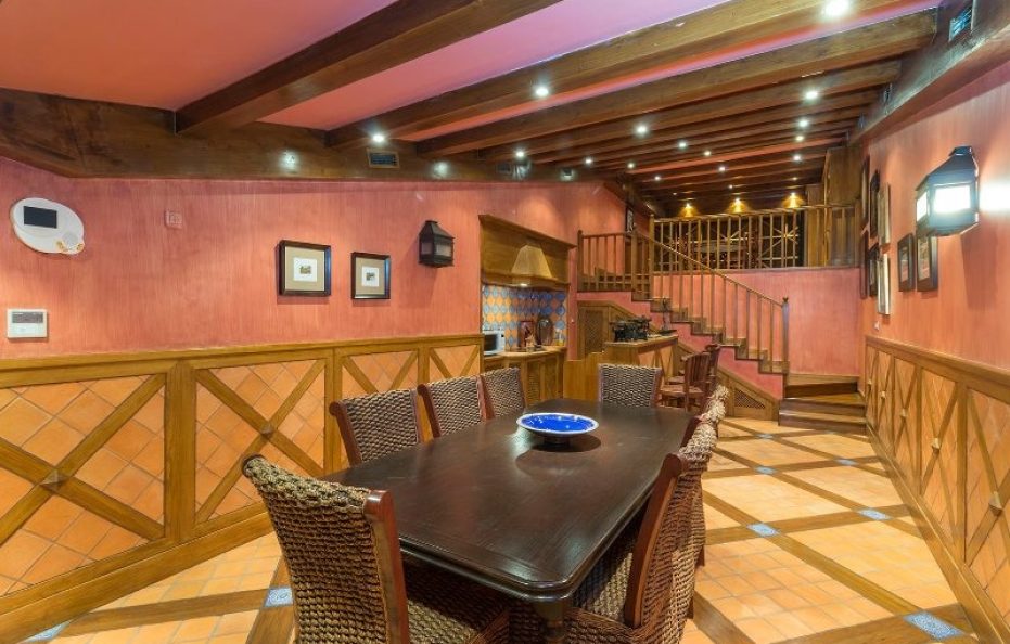 Villa Arcoiriso in Playa de las Americas – Luxury Retreat with Pool