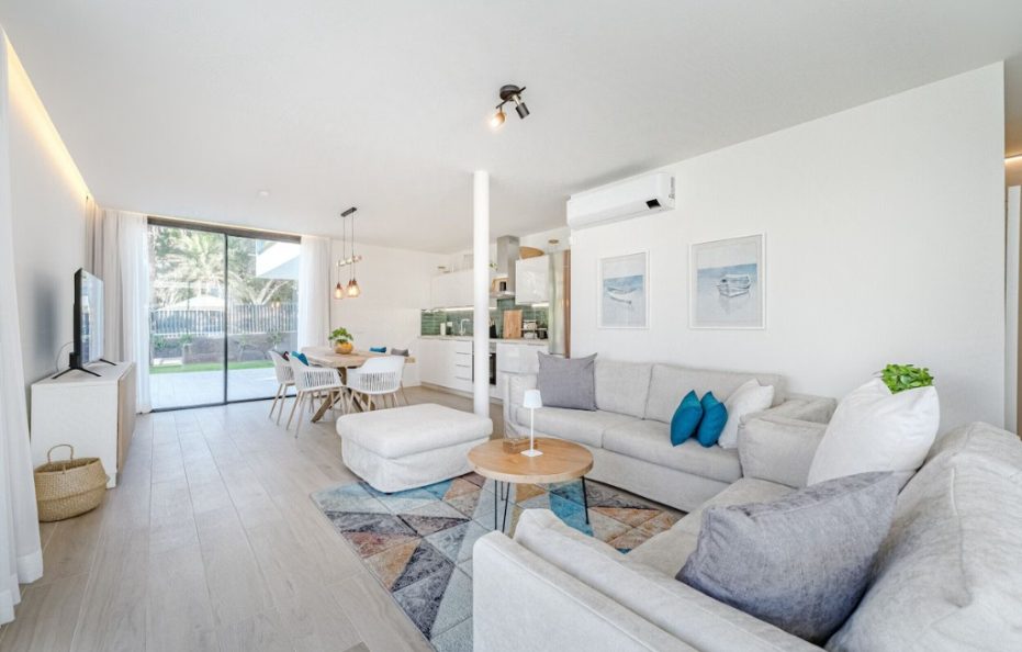 Villa Solaris, Playa de las Americas – Heated Pool and Sea View