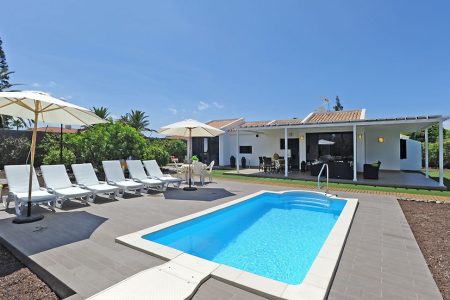 Villa Fidel – 3-Bedroom Retreat with Heated Pool in Maspalomas