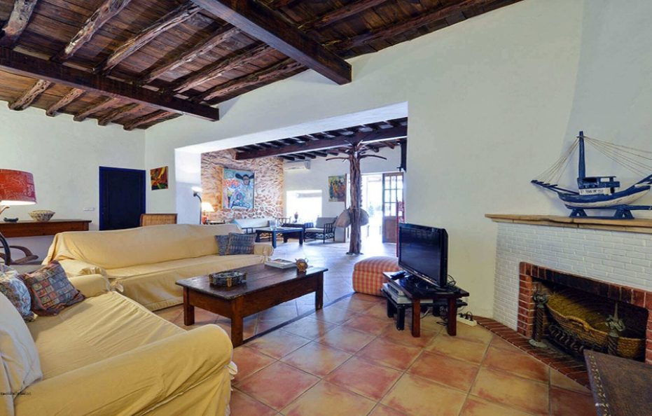 Villa Azulon – Luxury Retreat 400m from Playa den Bossa, Ibiza