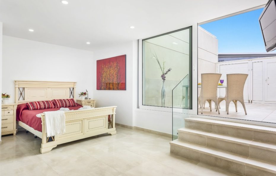 Villa Sol Alegria in Costa Adeje with Heated Pool and Roof Terrace