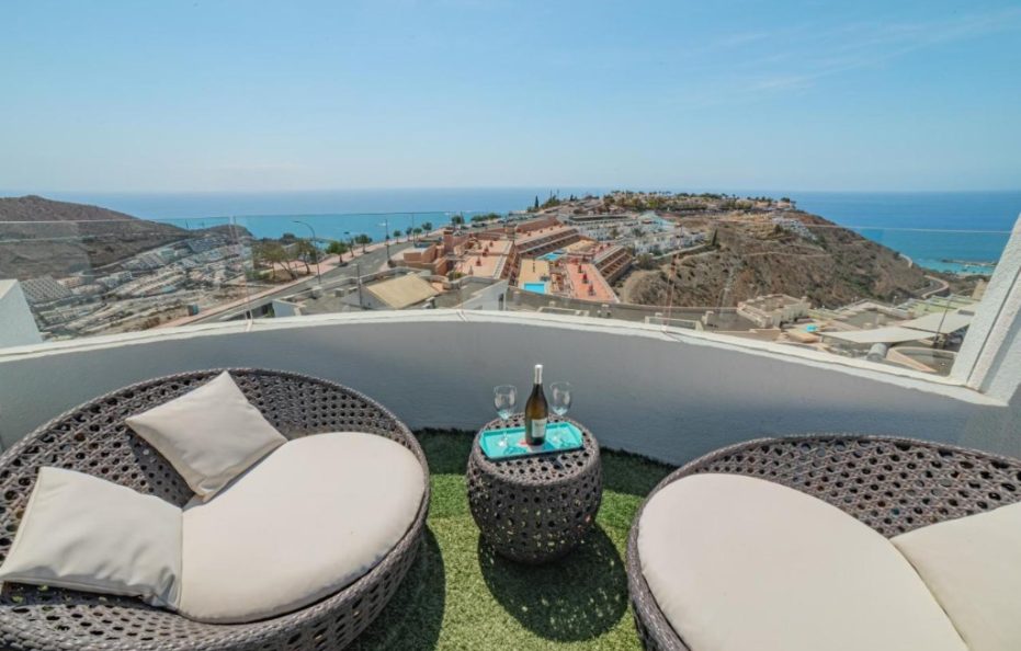 Villa Aranjuez – Luxury 3-Bed Retreat Puerto Rico, Gran Canaria