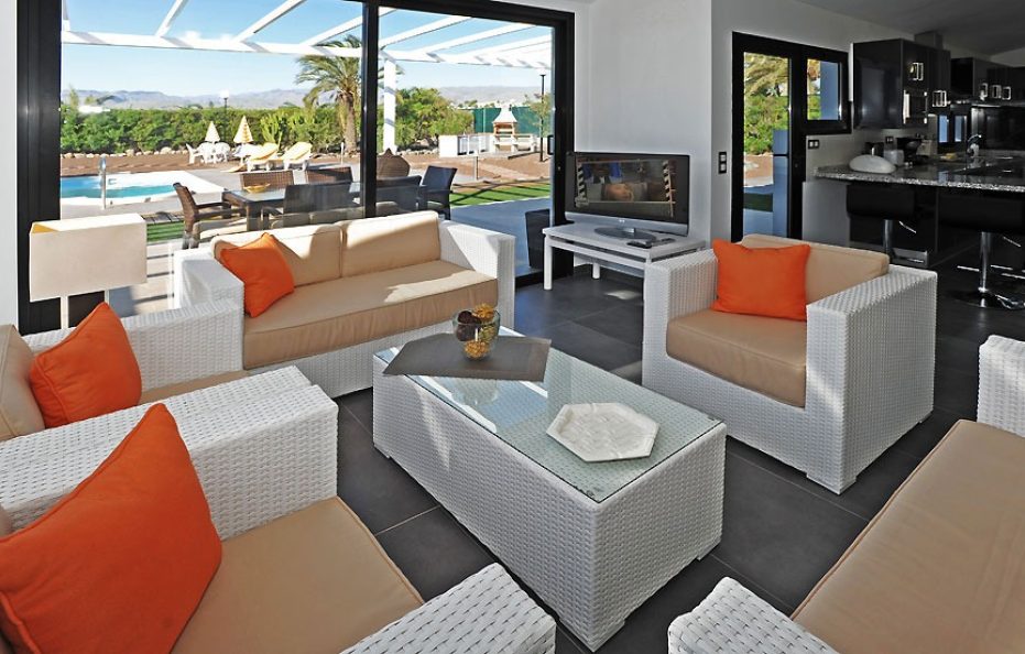 Villa Fidel – 3-Bedroom Retreat with Heated Pool in Maspalomas