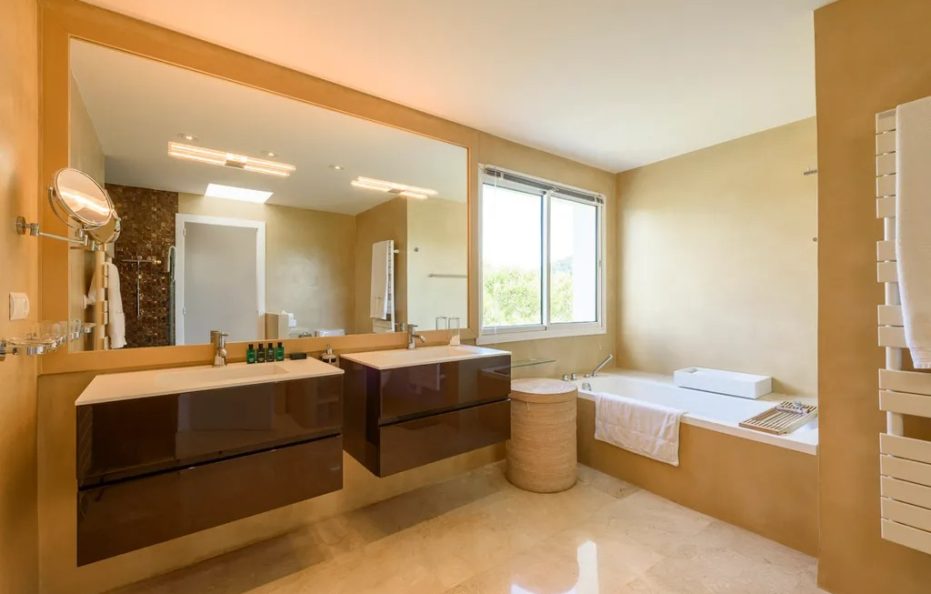 Villa Marlin, Cala Jondal Ibiza – Saltwater Infinity Pool Sea Views