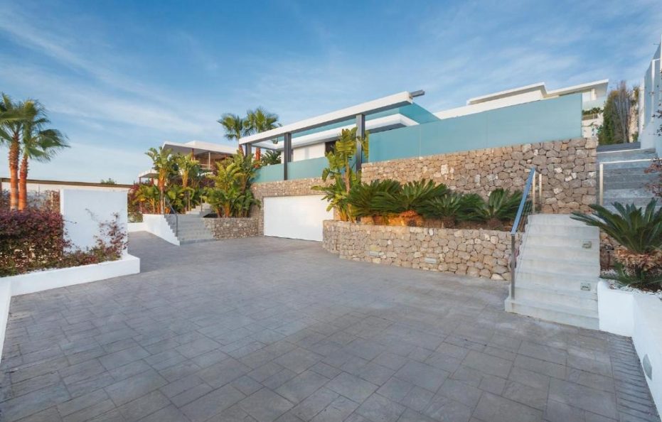 Villa Corazon in Talamanca, Ibiza – Modern Retreat with Pool and Gym