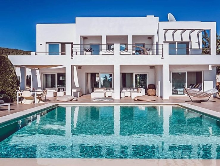 Villa Suave – 6BR Retreat with Pool and Tennis Court in Cala Jondal