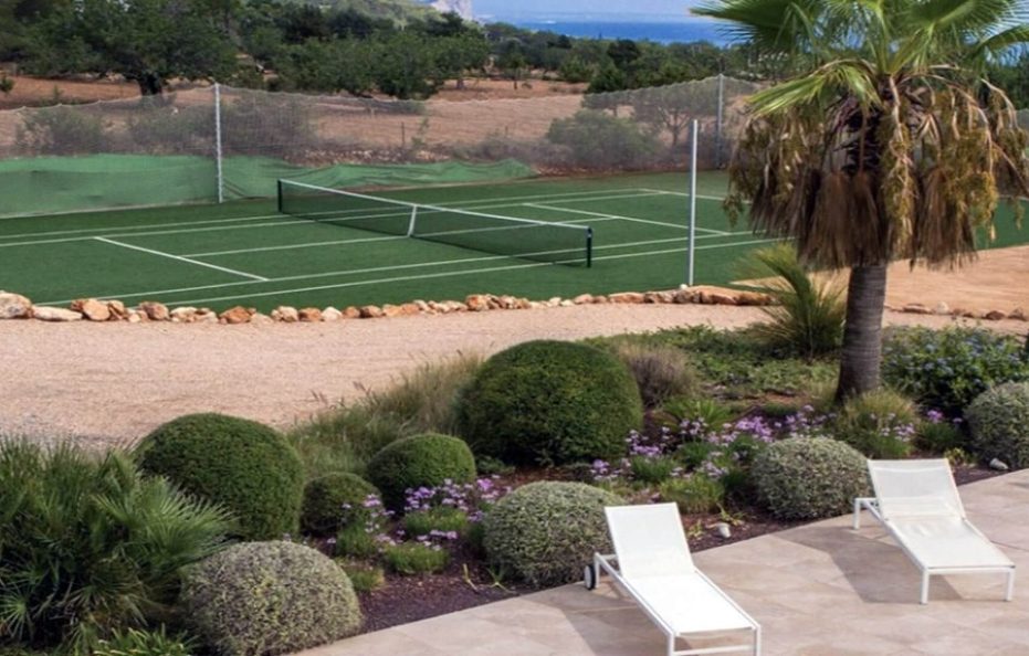 Villa Suave – 6BR Retreat with Pool and Tennis Court in Cala Jondal