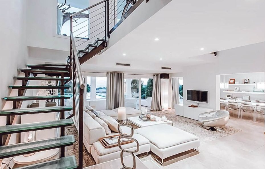 Villa Suave – 6BR Retreat with Pool and Tennis Court in Cala Jondal
