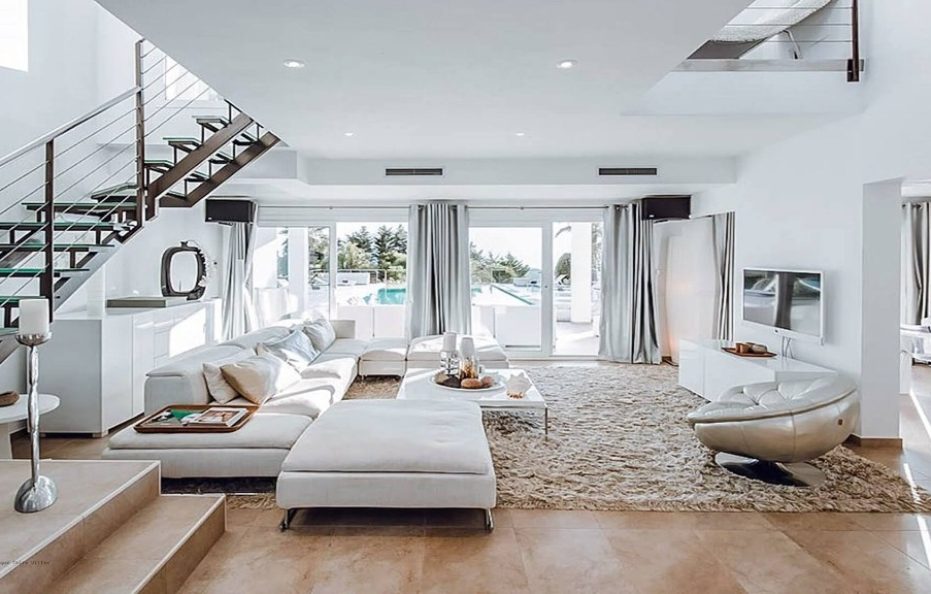 Villa Suave – 6BR Retreat with Pool and Tennis Court in Cala Jondal