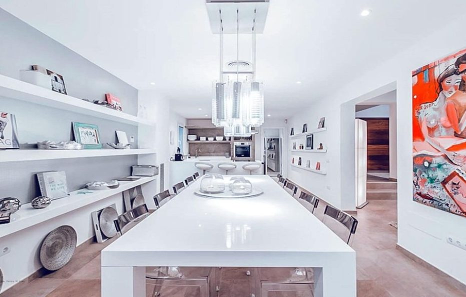 Villa Suave – 6BR Retreat with Pool and Tennis Court in Cala Jondal