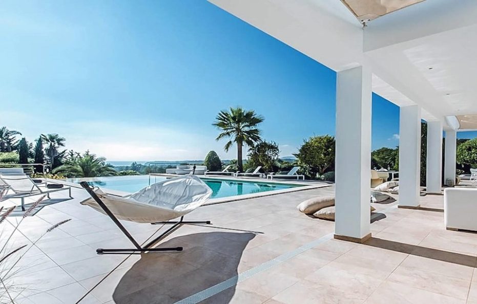 Villa Suave – 6BR Retreat with Pool and Tennis Court in Cala Jondal