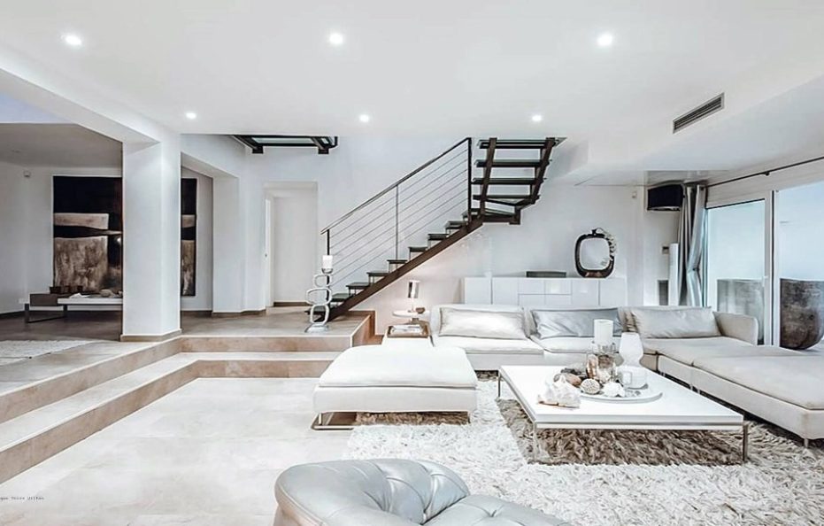 Villa Suave – 6BR Retreat with Pool and Tennis Court in Cala Jondal