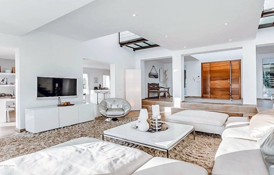 Villa Suave – 6BR Retreat with Pool and Tennis Court in Cala Jondal