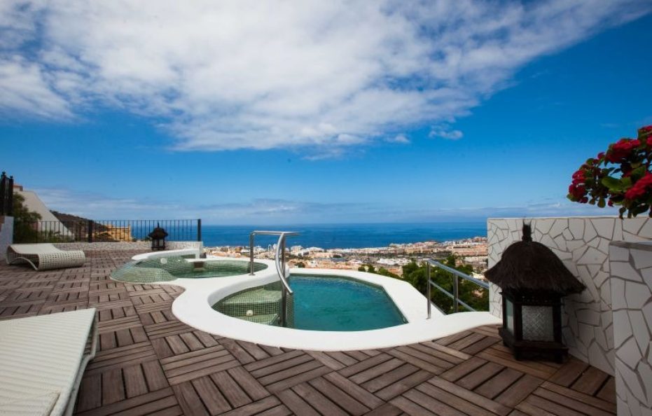 Villa Albarracin, Chayofa, Tenerife Stunning Luxury with Pool
