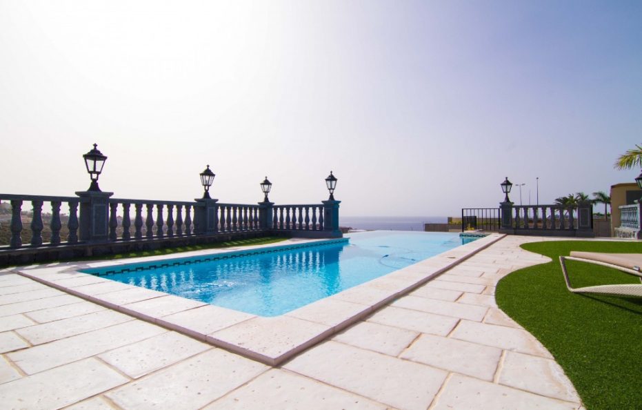Villa Arcadio – 4-Bedroom with Ocean Views in La Caleta, Tenerife