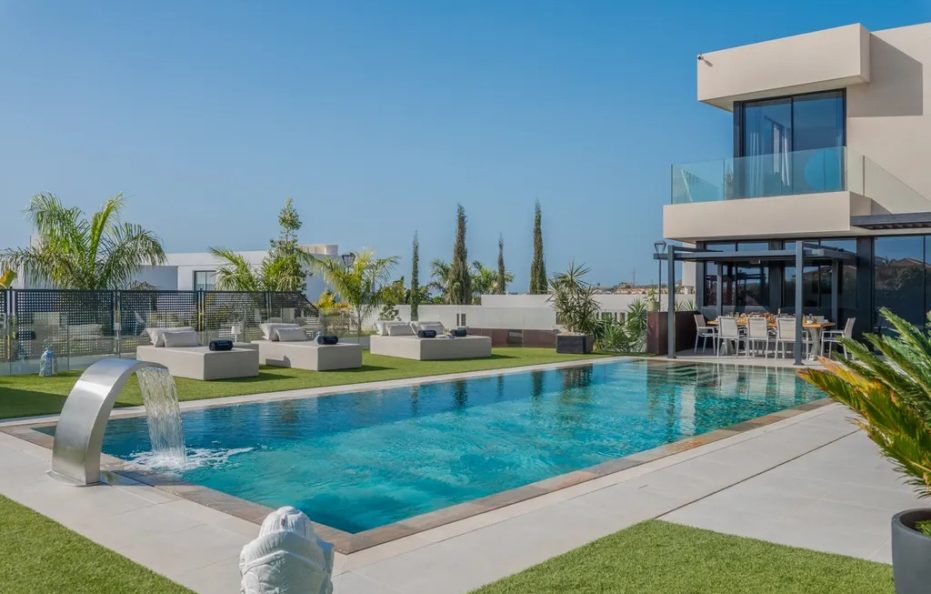 Villa Auguri, Costa Adeje – Heated Pool, Gym and Luxurious Retreat