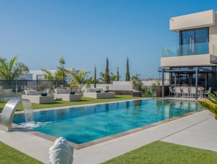 Villa Auguri, Costa Adeje – Heated Pool, Gym and Luxurious Retreat