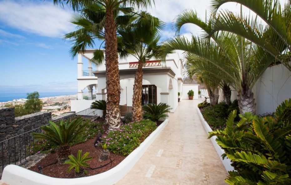 Villa Albarracin, Chayofa, Tenerife Stunning Luxury with Pool