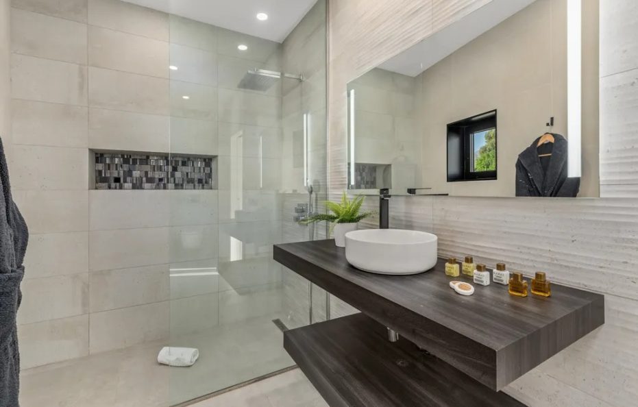 Villa Auguri, Costa Adeje – Heated Pool, Gym and Luxurious Retreat