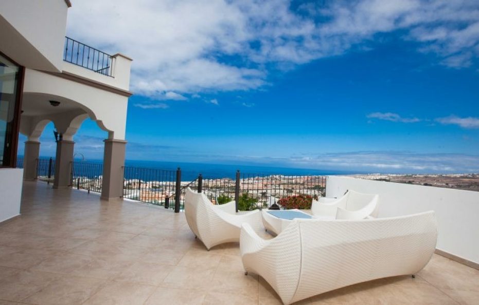 Villa Albarracin, Chayofa, Tenerife Stunning Luxury with Pool
