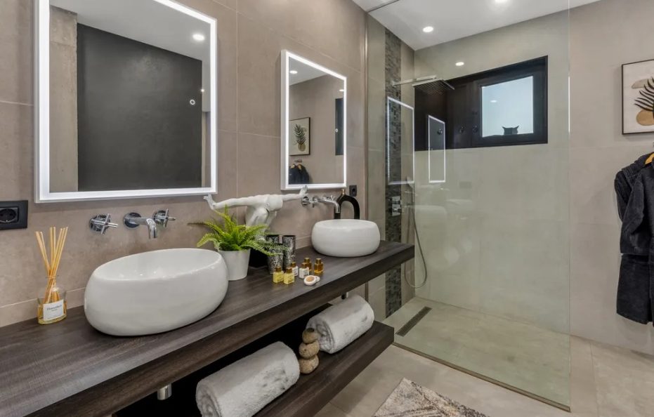 Villa Auguri, Costa Adeje – Heated Pool, Gym and Luxurious Retreat