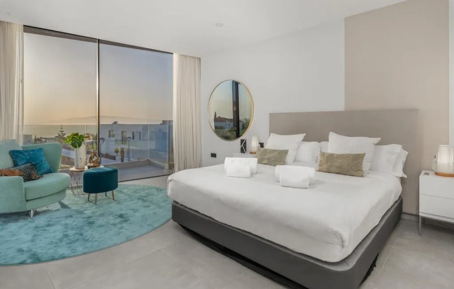 Villa Auguri, Costa Adeje – Heated Pool, Gym and Luxurious Retreat