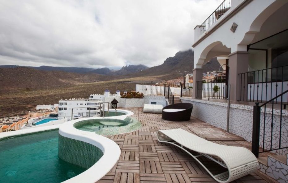 Villa Albarracin, Chayofa, Tenerife Stunning Luxury with Pool