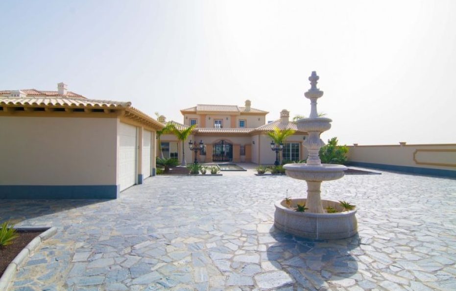 Villa Arcadio – 4-Bedroom with Ocean Views in La Caleta, Tenerife