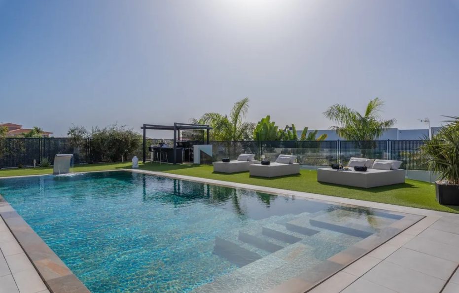Villa Auguri, Costa Adeje – Heated Pool, Gym and Luxurious Retreat