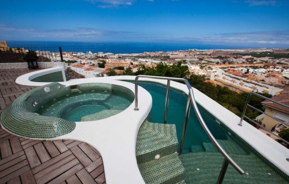 Villa Albarracin, Chayofa, Tenerife Stunning Luxury with Pool