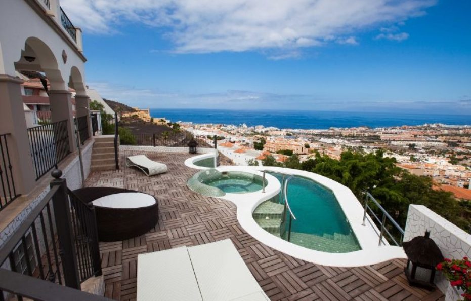 Villa Albarracin, Chayofa, Tenerife Stunning Luxury with Pool