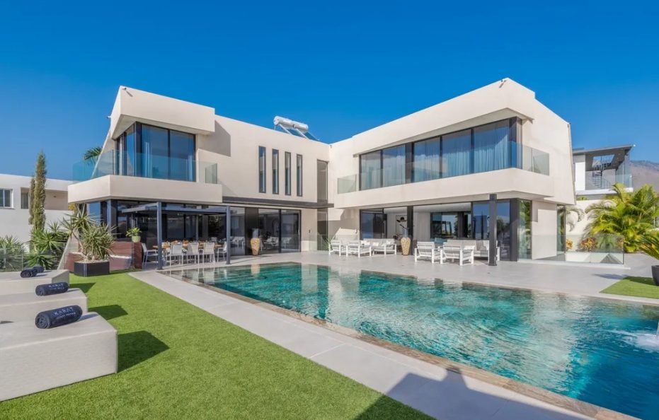 Villa Auguri, Costa Adeje – Heated Pool, Gym and Luxurious Retreat