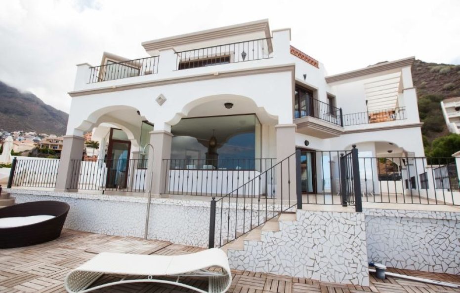 Villa Albarracin, Chayofa, Tenerife Stunning Luxury with Pool