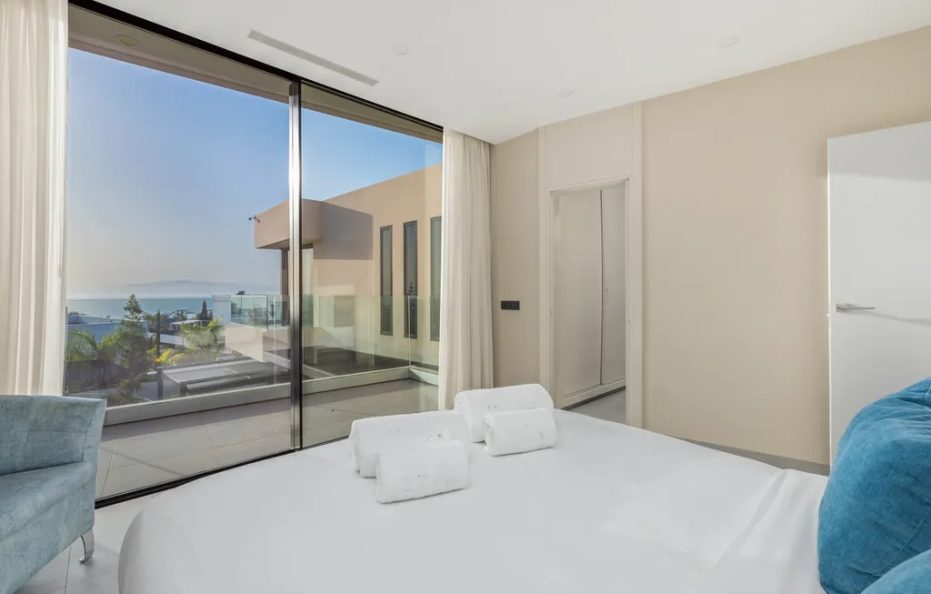 Villa Auguri, Costa Adeje – Heated Pool, Gym and Luxurious Retreat